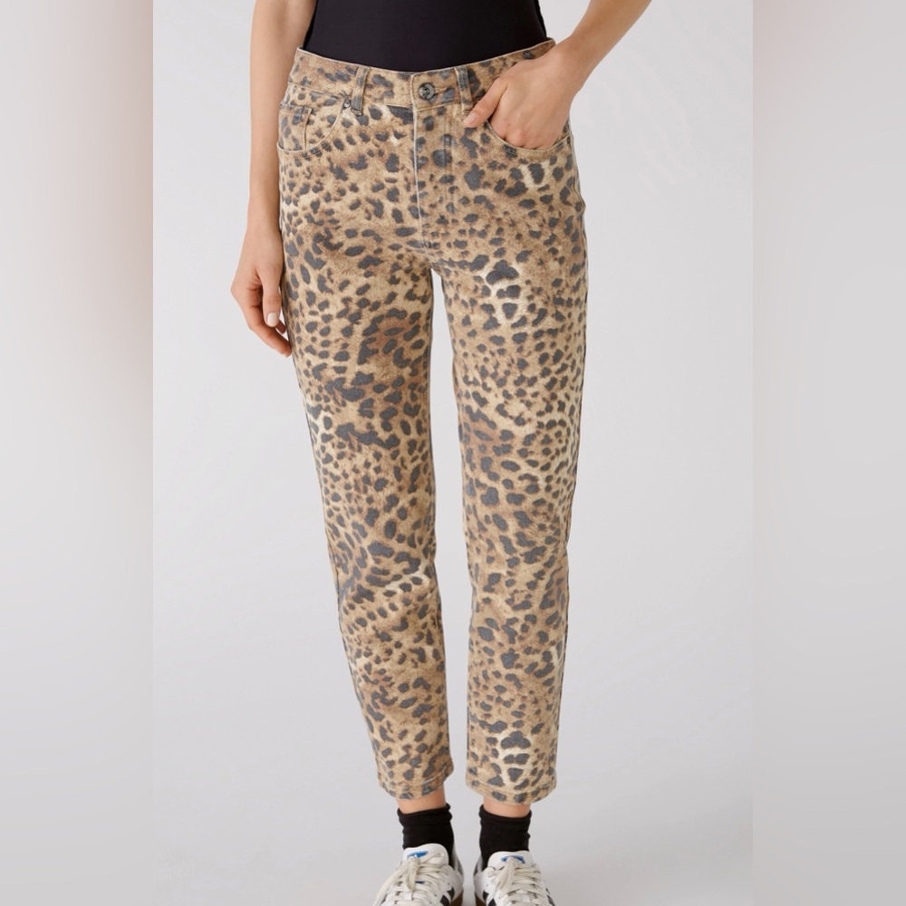 OUI! Trendy leopard print jeans ( look at measurements)